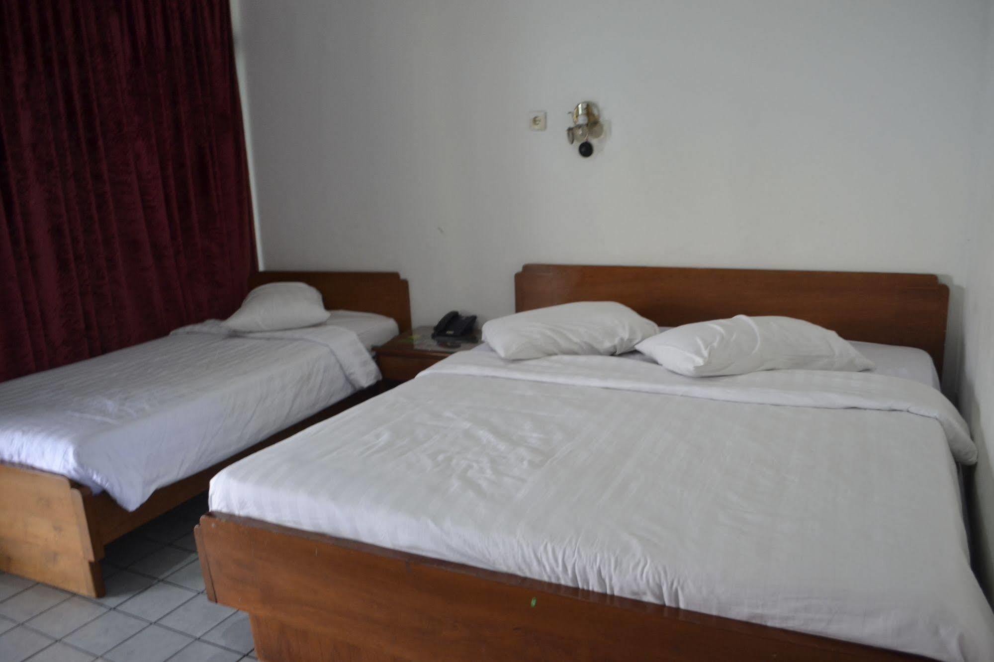 Hotel Selecta Batu  Exteriör bild