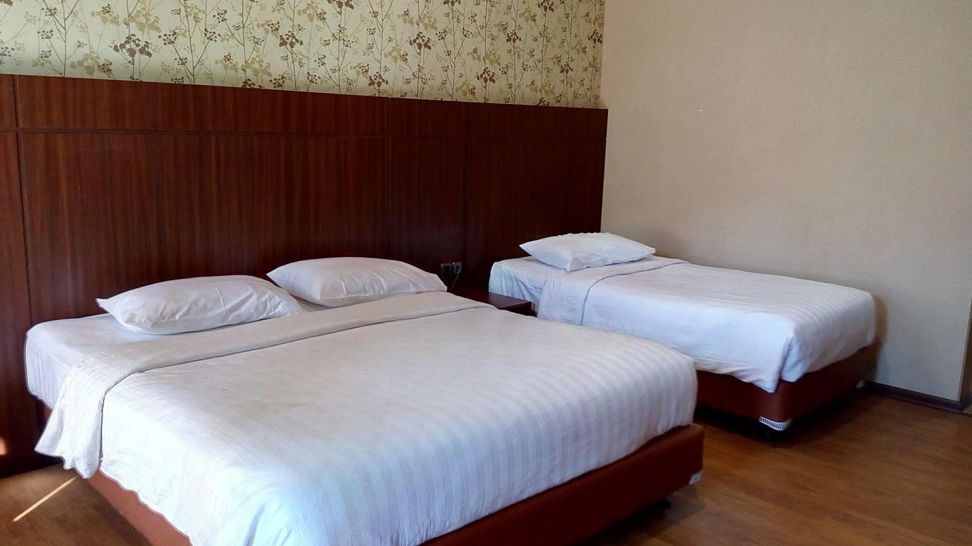 Hotel Selecta Batu  Exteriör bild